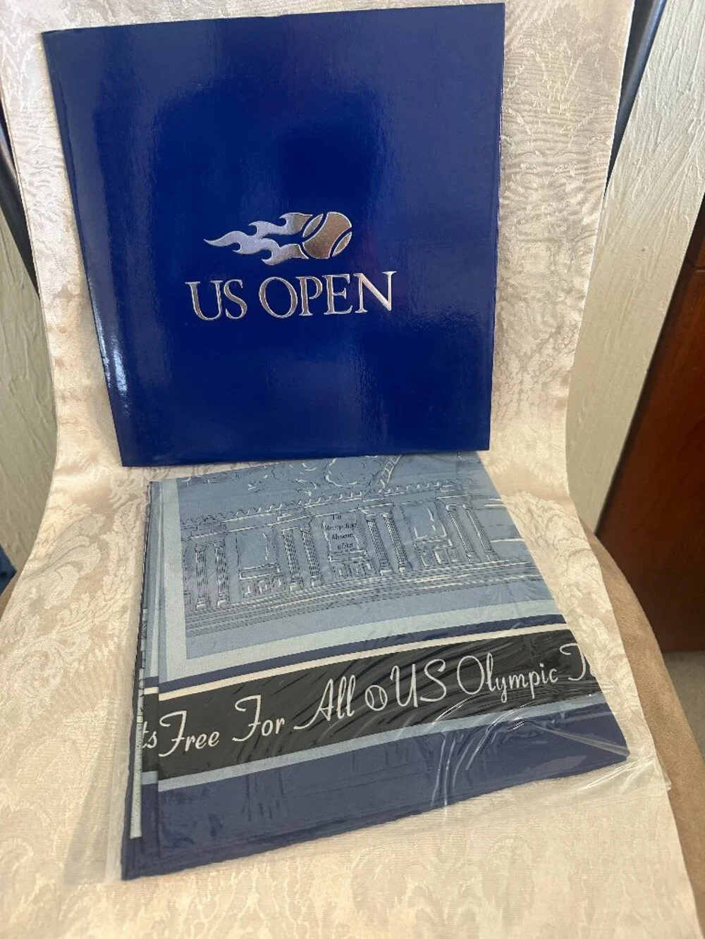 1990s US Open Tennis Tournament Commerorative Silk Scarf Sealed NYC Museums